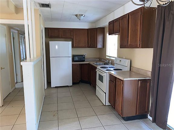 3rd image of 4915 Bristol Ct