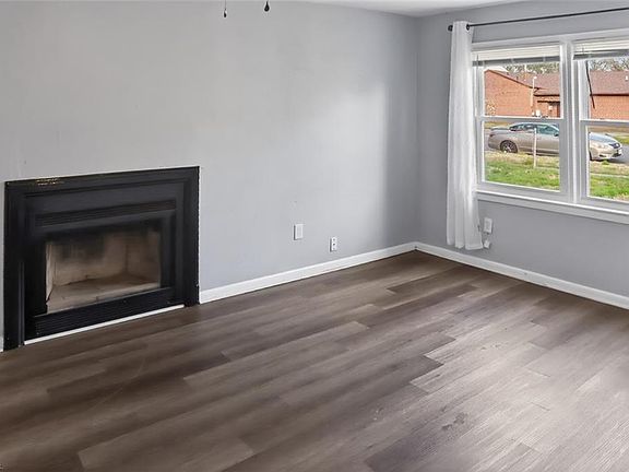3rd image of 2315 Maltby Ave