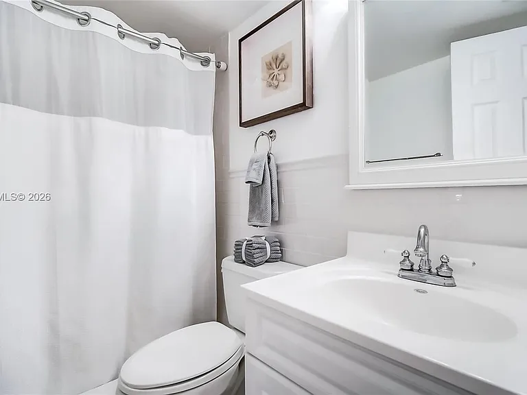 2401 Collins Ave #904 — Photo 9