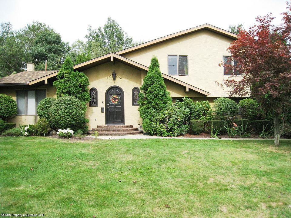 1st image of 928 Hillcrest Dr