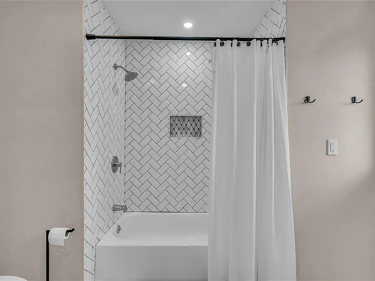 2544 Carlisle Pl — Photo 25