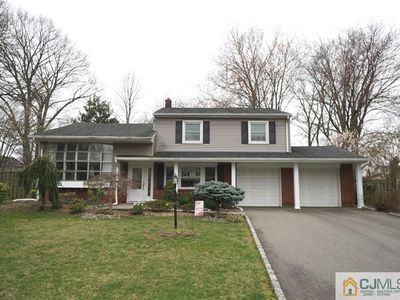 26 Beechwood Ct, Colonia, NJ, 07067
