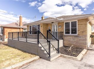 2322 Redfern Rd, Burlington, ON L7R1X3