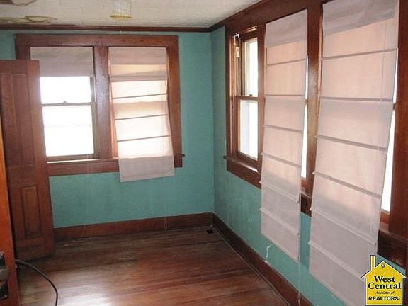 5th image of 605 S Hancock St