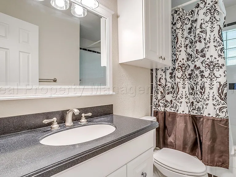 1813 Thomas Pl — Photo 18