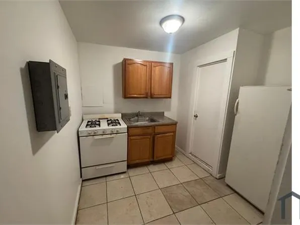 817 Summer Ave, Newark, NJ