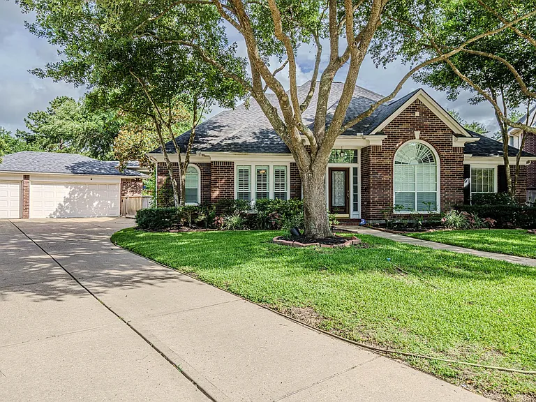 5415 Emerald Brk — Photo 35