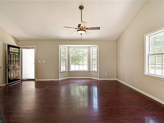 4th image of 4802 Pitkin Ct