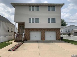 34 1st St, Wallington, NJ 07057