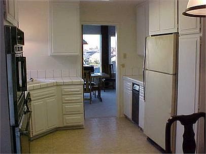 5th image of 3130 Poe St