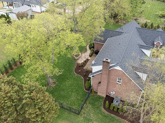4th image of 2128 Summer Hill Cir