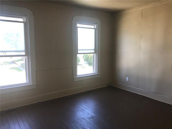 3rd image of 1743 W Morris St