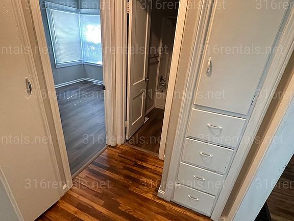 3rd image of 1315 N Oliver Ave