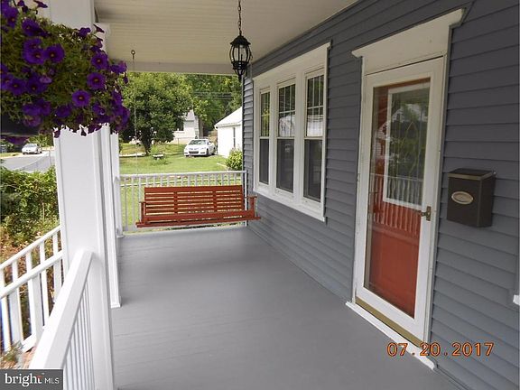3rd image of 111 Laurel Ave