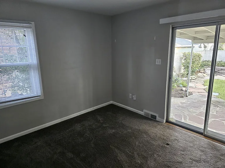 1579 E Hollywood Ave — Photo 6