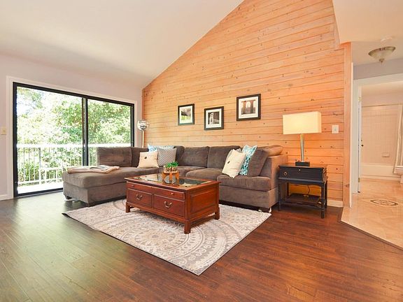 3rd image of 2401 Saint Helena Dr APT 5