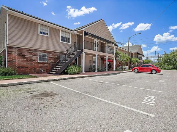 200 Country Club Dr APT 1001, Largo, FL 33771