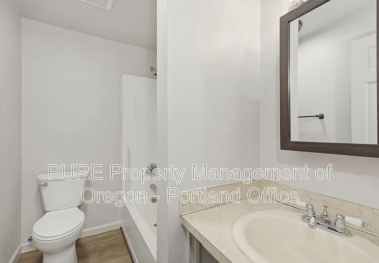 18411 E Burnside St #105 — Photo 17