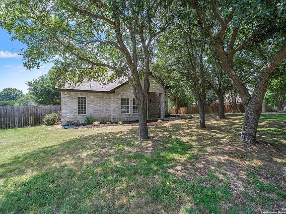 5th image of 29307 Sumpter Dr