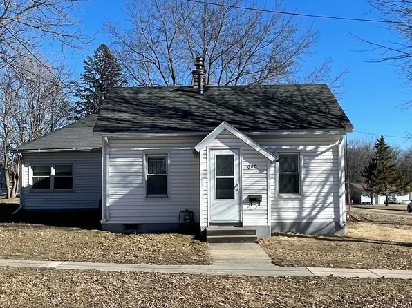 600 8th Ave NE, Independence, IA 50644