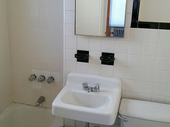 5th image of 263 Wyckoff Ave