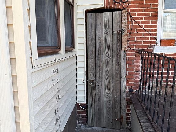 5th image of 2412 Lamotte St