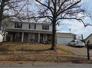 852 Green Lantern Ln, Ballwin, MO 63011