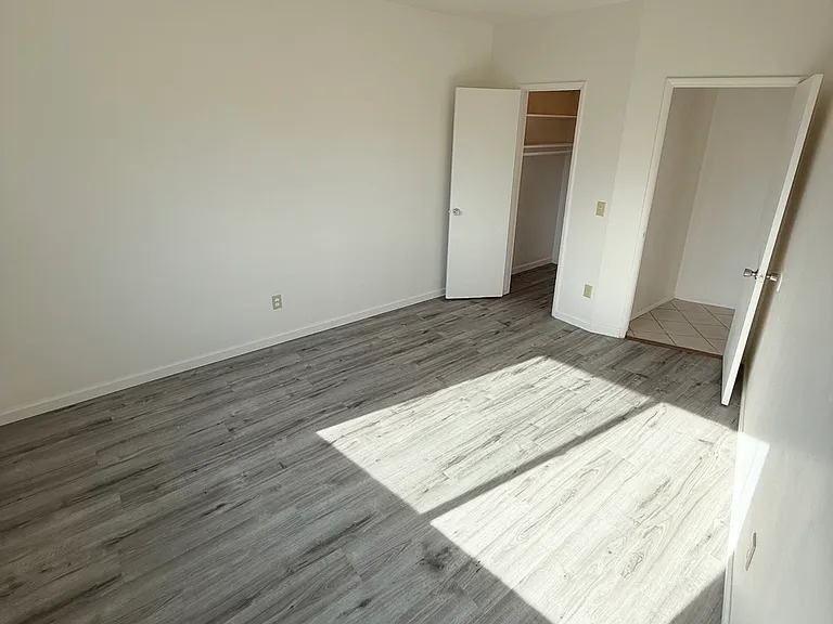 172 Athol Ave #23 — Photo 6