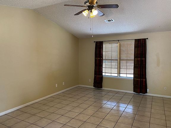 4th image of 5904 Savannah Dr