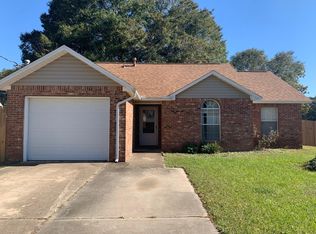 206 Water Oak Ln, Crestview, FL 32539