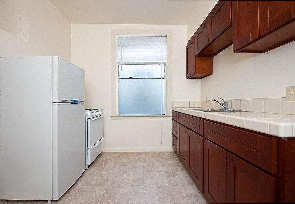 1st image of 2061 Mission St APT 6