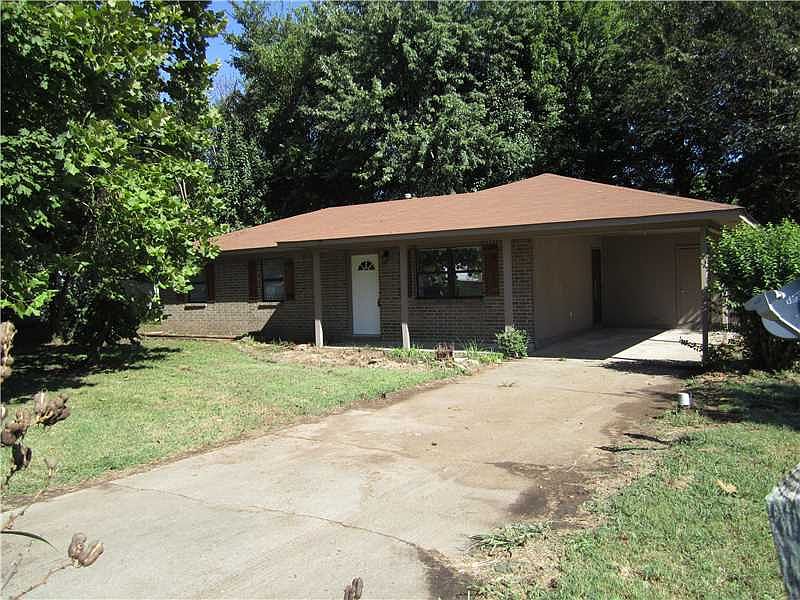 1st image of 118 E Canary Dr