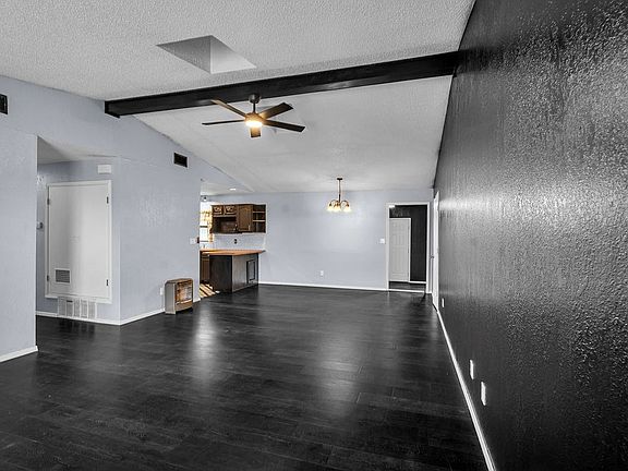 5th image of 200 W Robinson Rd