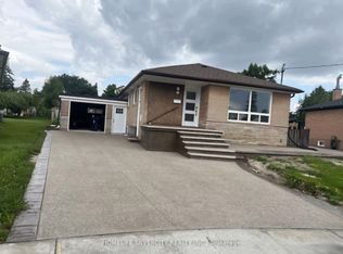 6 Lamella Rd UNIT 2, Toronto, ON M9V 1Y8