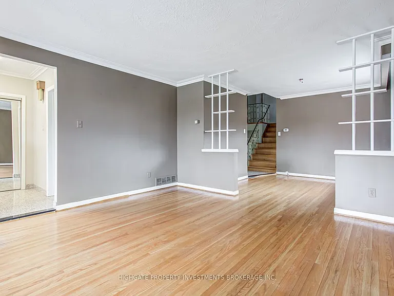 33 Paulvale Cres #UPPER — Photo 8