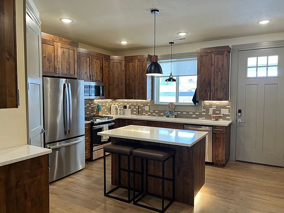 5th image of 908 S Lincoln Ave #3