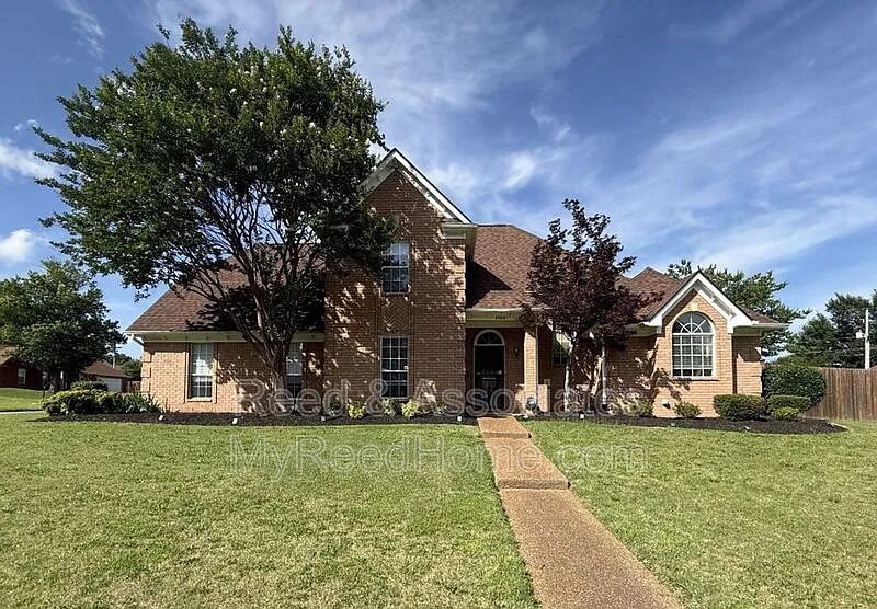 3066 Shadow Green Ln