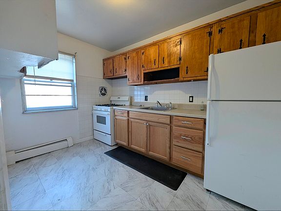 2nd image of 1 Fairview Dr APT 4