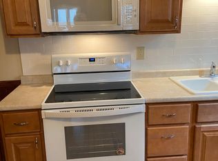 22 Paris Rd FLOOR 1, New Hartford, NY 13413