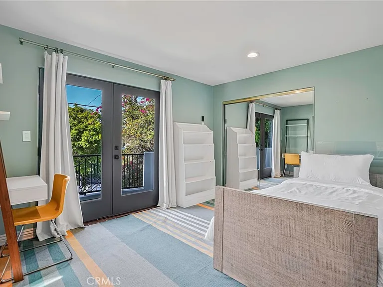 2200 Walnut Ave — Photo 16