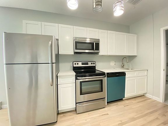 3rd image of 266 22nd St #5A