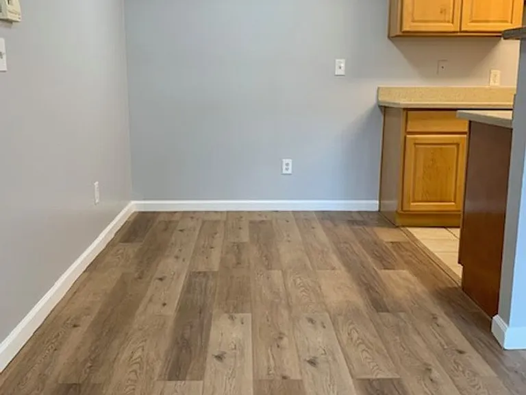 1163 Lakeview Cir — Photo 6