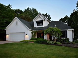 1260 Bentwood Ct, Holland, MI 49424
