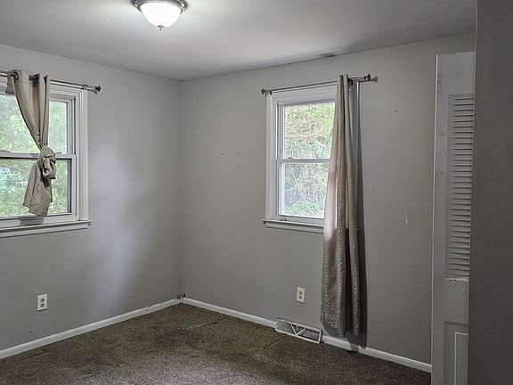 3rd image of 31 E Colorado Ave