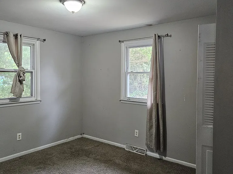 31 E Colorado Ave — Photo 3