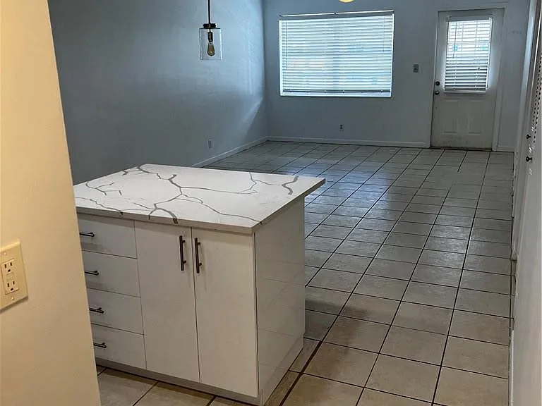 701 Pine Dr #204 — Photo 11