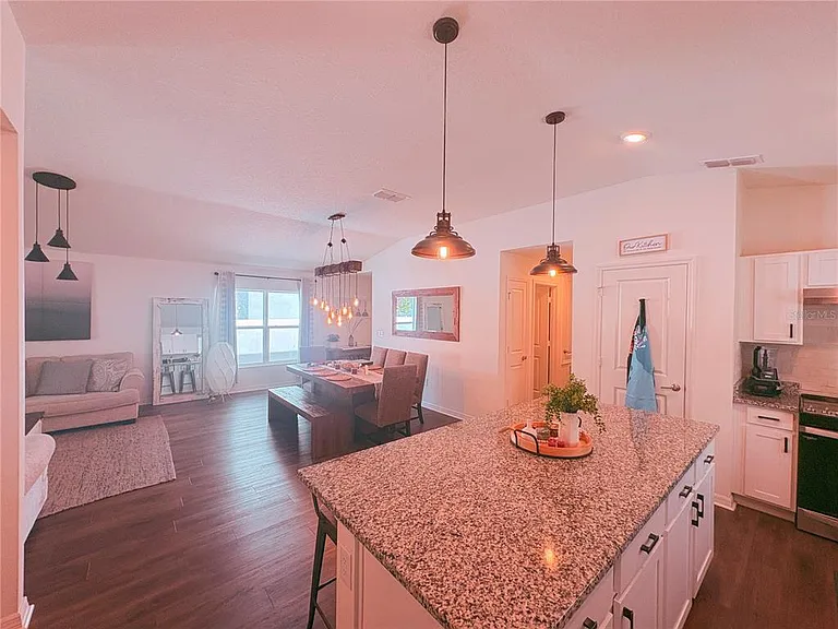 1084 Papaya Cir — Photo 19
