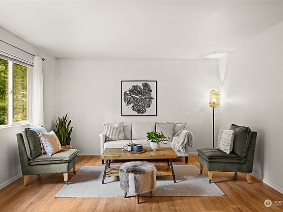 5th image of 111 Elkhorn Drive