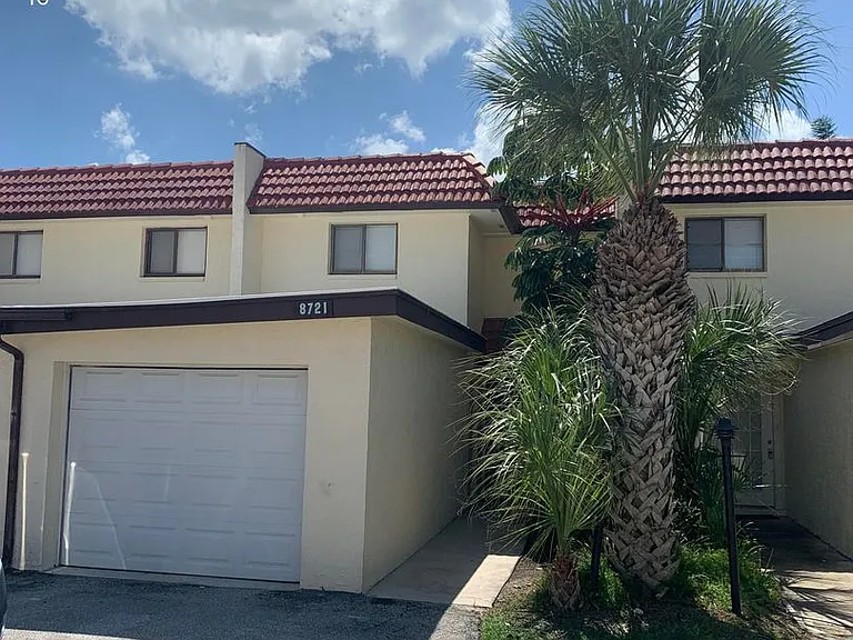 8721 Lantana Ct — Photo 1