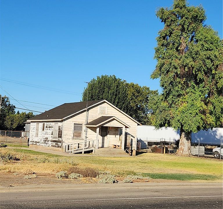 1st image of 3977 S Santa Fe Ave